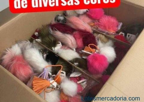 Chaveiro de Pompom de Pelúcia Fofo e Colorido
